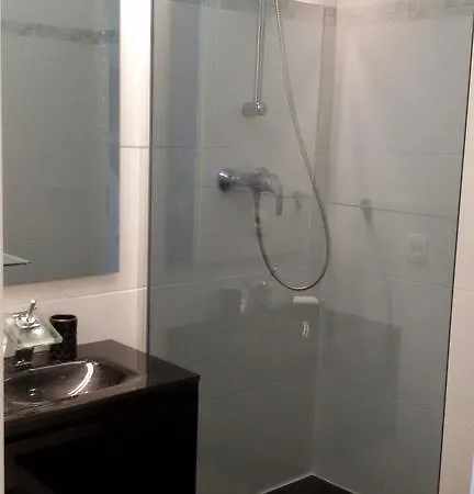 Tatil Evi Air-conditionned Villa, 5 Min To The Park - Magical Homes, Paris